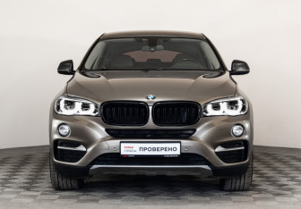 Подержанный автомобиль BMW X6 2017 года (3 фото)
