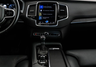 Подержанный автомобиль Volvo XC90 2019 года (16 фото)