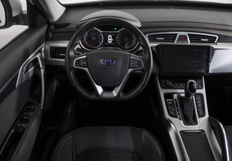 Подержанный автомобиль Geely Atlas 2018 года (9 фото)