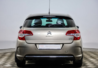 Подержанный автомобиль Citroen C4 Hatchback 2011 года (6 фото)