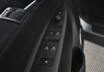 Подержанный автомобиль Opel Antara 2013 года (17 фото)