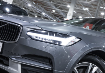 Подержанный автомобиль Volvo V90 Cross Country 2019 года (2 фото)