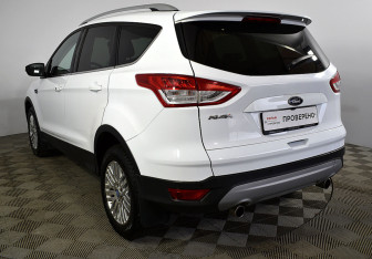 Подержанный автомобиль Ford Kuga 2013 года (4 фото)