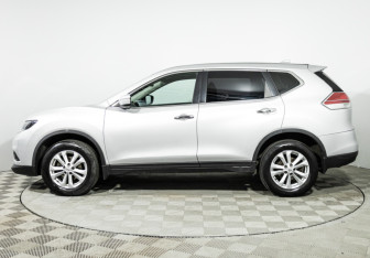 Подержанный автомобиль Nissan X-Trail 2017 года (8 фото)
