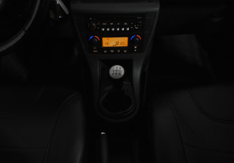 Подержанный автомобиль Citroen C4 Hatchback 2010 года (17 фото)