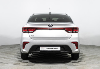 Подержанный автомобиль Kia Rio Sedan 2019 года (6 фото)