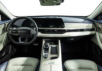 Подержанный автомобиль Chery Arrizo 8 2023 года (13 фото)