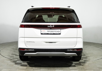 Подержанный автомобиль Kia Carnival 2021 года (6 фото)