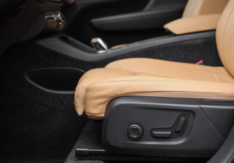 Подержанный автомобиль Volvo XC40 2021 года (27 фото)