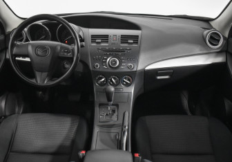 Подержанный автомобиль Mazda 3 Sedan 2012 года (13 фото)