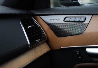 Подержанный автомобиль Volvo XC90 2019 года (23 фото)