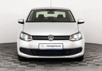 Подержанный автомобиль Volkswagen Polo Sedan 2012 года (2 фото)