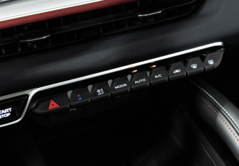 Подержанный автомобиль Geely Coolray 2024 года (18 фото)