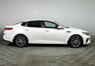 Подержанный автомобиль Kia Optima Sedan 2019 года (4 фото)