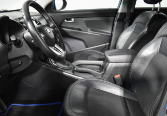 Подержанный автомобиль Kia Sportage 2010 года (10 фото)