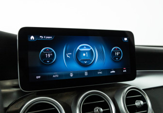 Подержанный автомобиль Mercedes-Benz GLC Coupe 2019 года (16 фото)