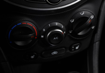 Подержанный автомобиль Hyundai Solaris Sedan 2015 года (14 фото)