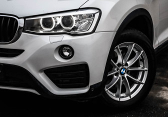 Подержанный автомобиль BMW X4 2017 года (9 фото)