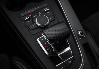 Подержанный автомобиль Audi A4 Sedan 2018 года (18 фото)