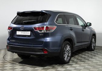 Подержанный автомобиль Toyota Highlander 2014 года (5 фото)
