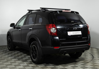 Подержанный автомобиль Chevrolet Captiva 2012 года (7 фото)