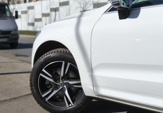 Подержанный автомобиль Volvo XC60 2019 года (7 фото)