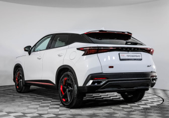 Подержанный автомобиль Omoda C5 2023 года (7 фото)