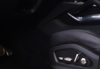 Подержанный автомобиль Porsche Cayenne 2019 года (23 фото)