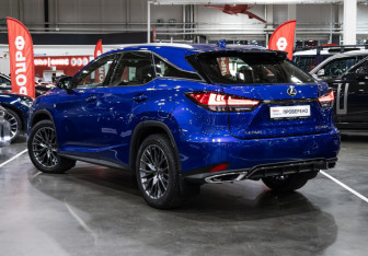 Подержанный автомобиль Lexus RX 2021 года (10 фото)