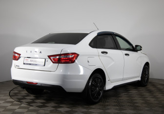 Подержанный автомобиль LADA (ВАЗ) Vesta Sedan 2016 года (5 фото)