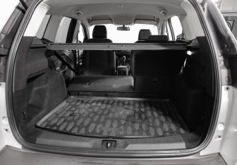 Подержанный автомобиль Ford Kuga 2014 года (23 фото)