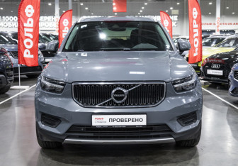 Подержанный автомобиль Volvo XC40 2019 года (3 фото)