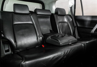 Подержанный автомобиль Toyota Land Cruiser Prado 2016 года (21 фото)