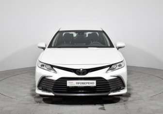 Подержанный автомобиль Toyota Camry Sedan 2022 года (2 фото)