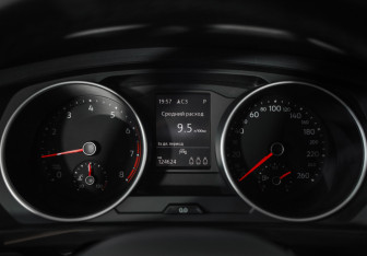 Подержанный автомобиль Volkswagen Tiguan 2020 года (13 фото)