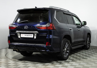 Подержанный автомобиль Lexus LX 2015 года (5 фото)