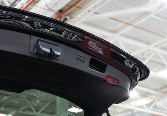 Подержанный автомобиль Porsche Macan 2020 года (30 фото)