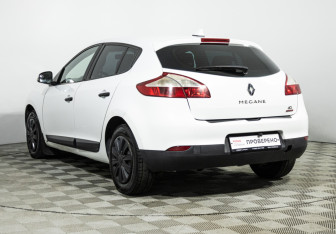 Подержанный автомобиль Renault Megane Hatchback 2010 года (7 фото)