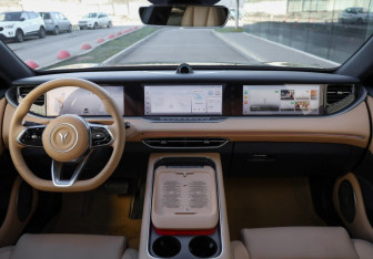 Подержанный автомобиль Voyah Free 2023 года (12 фото)