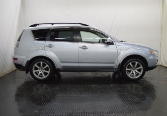 Подержанный автомобиль Mitsubishi Outlander 2012 года (4 фото)