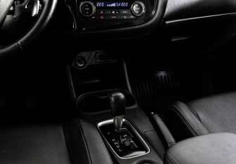 Подержанный автомобиль Mitsubishi Outlander 2013 года (13 фото)