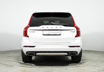 Подержанный автомобиль Volvo XC90 2018 года (6 фото)