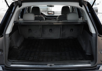 Подержанный автомобиль Audi Q7 2019 года (35 фото)