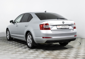 Подержанный автомобиль Skoda Octavia Liftback 2013 года (7 фото)