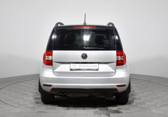 Подержанный автомобиль Skoda Yeti 2017 года (6 фото)