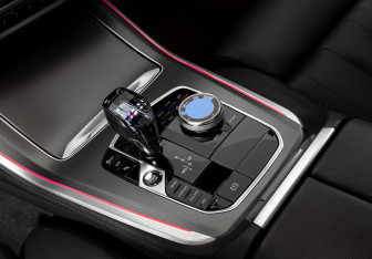 Подержанный автомобиль BMW X5 2021 года (12 фото)