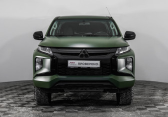 Подержанный автомобиль Mitsubishi L200 2022 года (4 фото)