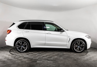 Подержанный автомобиль BMW X5 2015 года (5 фото)