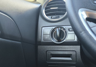 Подержанный автомобиль Opel Antara 2010 года (14 фото)