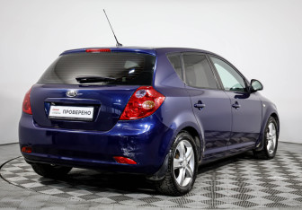 Подержанный автомобиль Kia Ceed Hatchback 2007 года (5 фото)